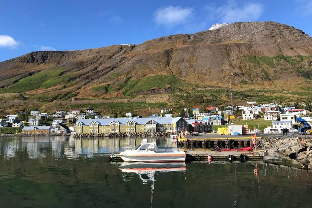 House With A Warm Soul In North Iceland Siglufjordur Exterior foto